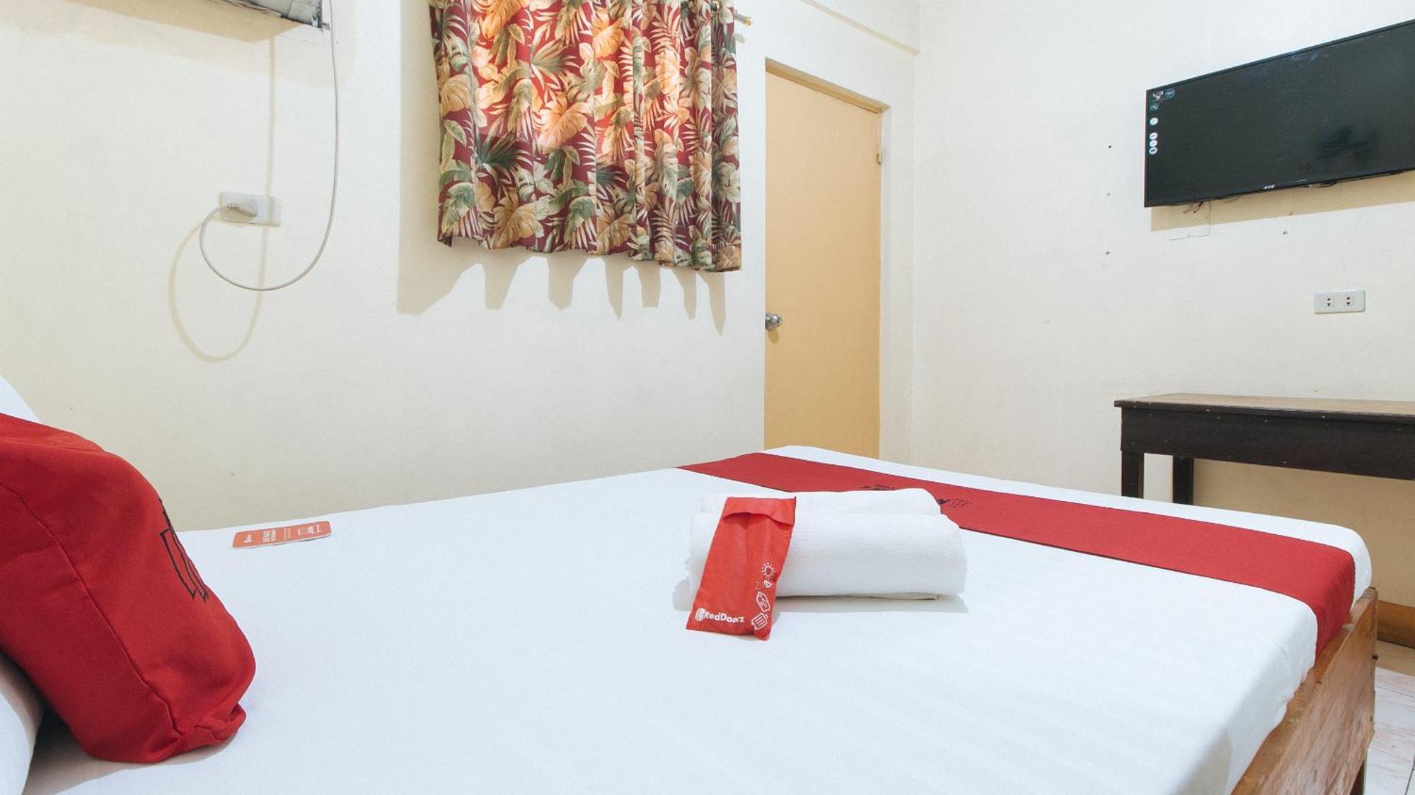 Reddoorz @ Golden Victory Hotel Mabalacat Pampanga מראה חיצוני תמונה
