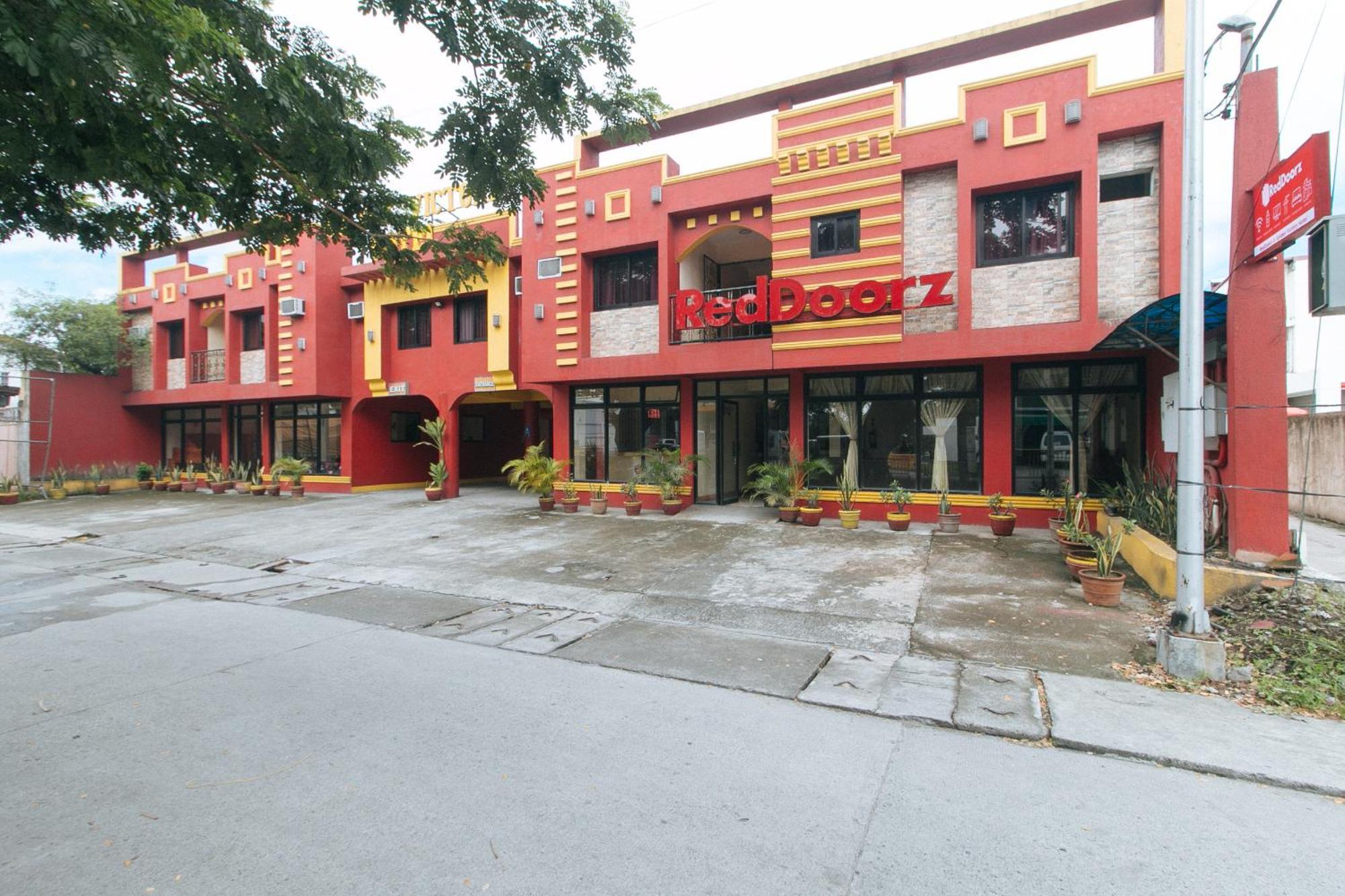 Reddoorz @ Golden Victory Hotel Mabalacat Pampanga מראה חיצוני תמונה